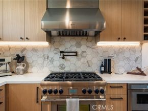 521 Iris Avenue, Corona Del Mar (newport Beach) CA 92625