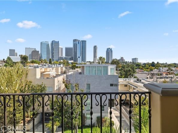 1835 Pandora Avenue 402, Los Angeles CA 90025