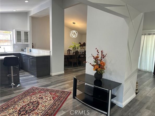 20723 Dolorosa Street, Woodland Hills (los Angeles) CA 91367