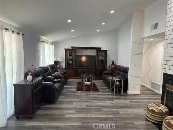20723 Dolorosa Street, Woodland Hills (los Angeles) CA 91367