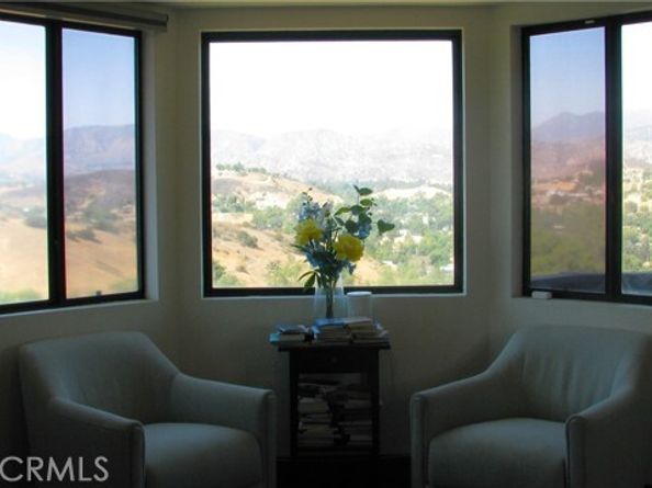 10451 Ormond Street, Burbank CA 91040