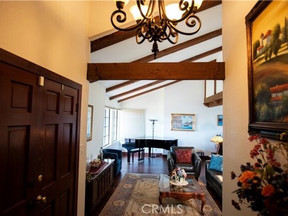 10451 Ormond Street, Burbank CA 91040