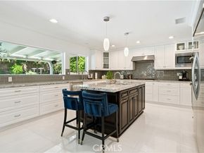 19523 Ballinger Street, Northridge (los Angeles) CA 91324