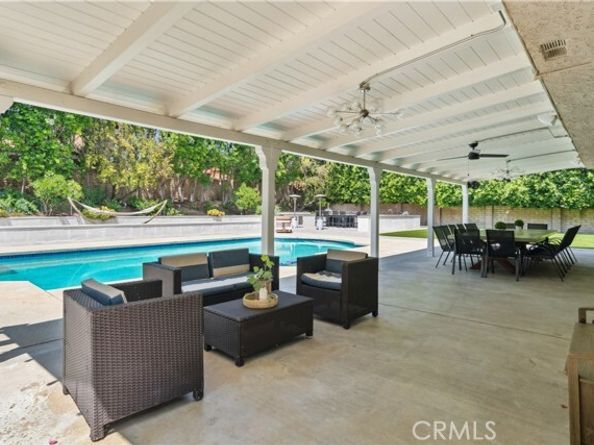19523 Ballinger Street, Northridge (los Angeles) CA 91324