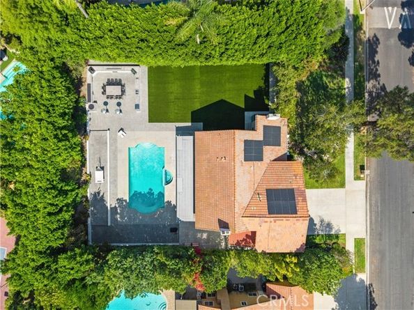19523 Ballinger Street, Northridge (los Angeles) CA 91324