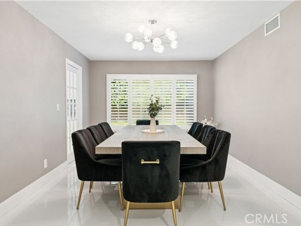 19523 Ballinger Street, Northridge (los Angeles) CA 91324