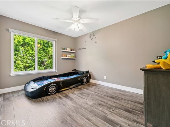 19523 Ballinger Street, Northridge (los Angeles) CA 91324