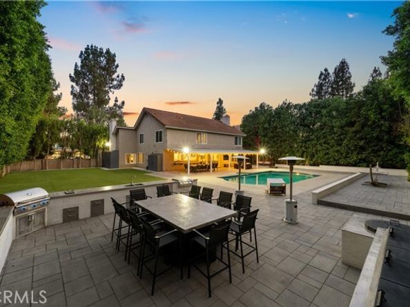 19523 Ballinger Street, Northridge (los Angeles) CA 91324
