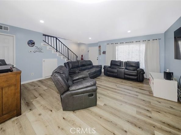 9318 Van Nuys Boulevard 26, Panorama City (los Angeles) CA 91402