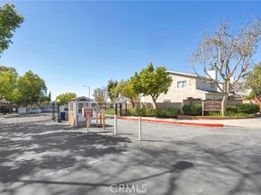 11522 Honeyglen Road 26, Pacoima (los Angeles) CA 91331