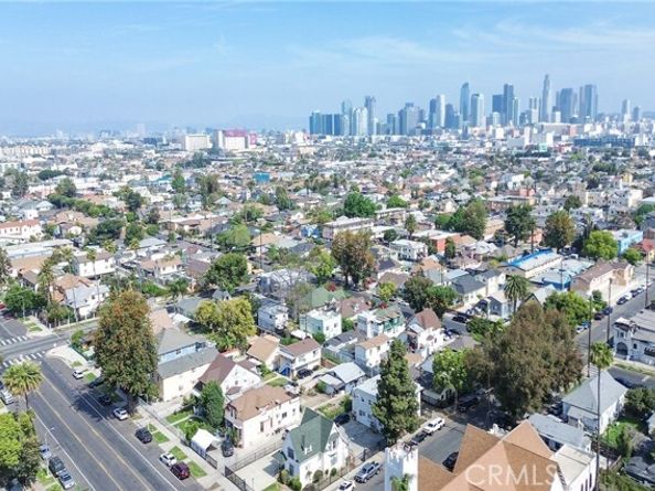 927 E 28th Street, Los Angeles CA 90011