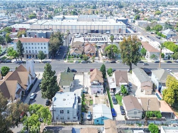 927 E 28th Street, Los Angeles CA 90011
