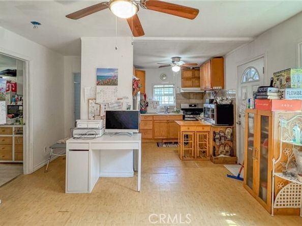 927 E 28th Street, Los Angeles CA 90011