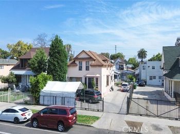927 E 28th Street