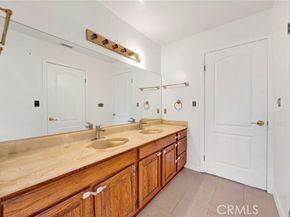 20243 Lanark Street, Winnetka (los Angeles) CA 91306