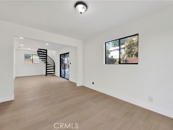 20243 Lanark Street, Winnetka (los Angeles) CA 91306