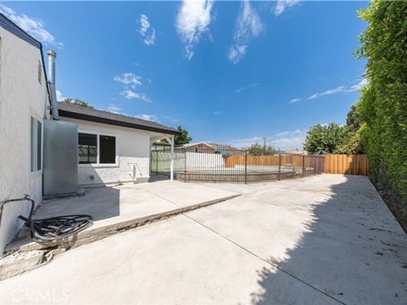 9968 Lev Avenue, Arleta (los Angeles) CA 91331
