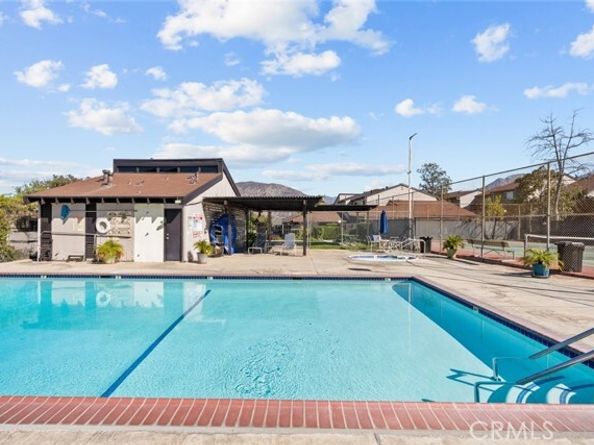 8740 Wyngate Street 1/4, Sunland (los Angeles) CA 91040