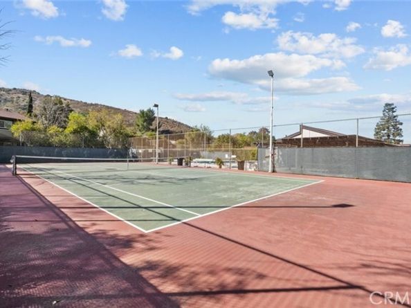 8740 Wyngate Street 1/4, Sunland (los Angeles) CA 91040