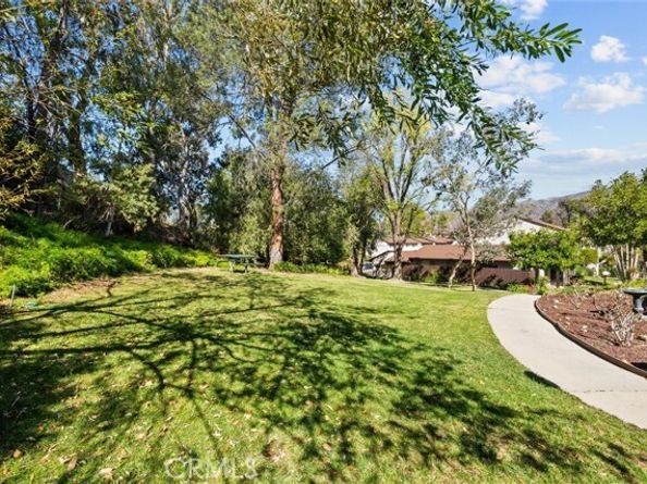 8740 Wyngate Street 1/4, Sunland (los Angeles) CA 91040
