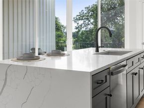 5912 Harold CT 107, Austin TX 78721