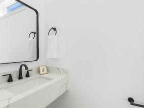 5912 Harold CT 107, Austin TX 78721