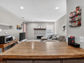 935 La Posada DR 128, Austin TX 78752