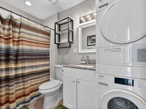 935 La Posada DR 128, Austin TX 78752