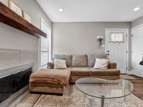 935 La Posada DR 128, Austin TX 78752