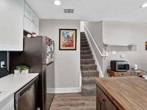 935 La Posada DR 128, Austin TX 78752