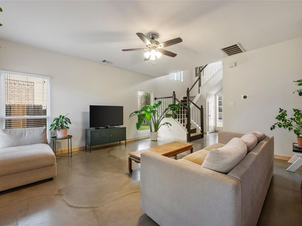 903 Thackeray LN, Pflugerville TX 78660