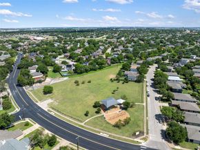903 Thackeray LN, Pflugerville TX 78660