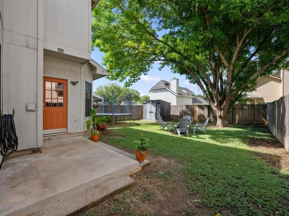 903 Thackeray LN, Pflugerville TX 78660