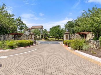 7800 Southwest PKWY