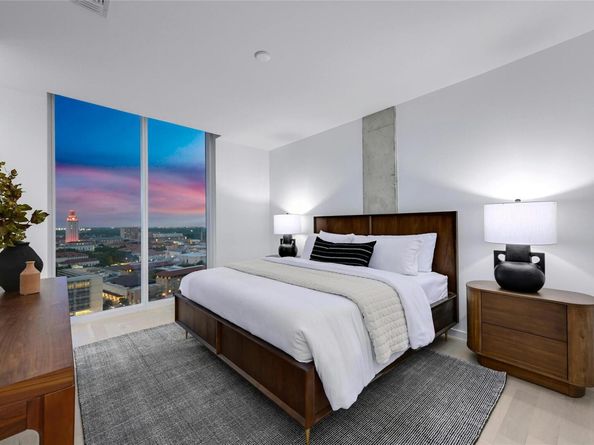 313 W 17th ST 2304, Austin TX 78701