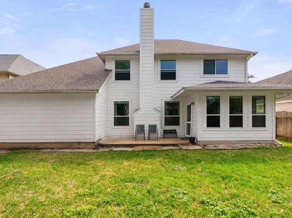 12528 E Labrador CV, Austin TX 78729