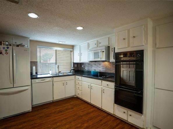 8403 Ardash LN, Austin TX 78759
