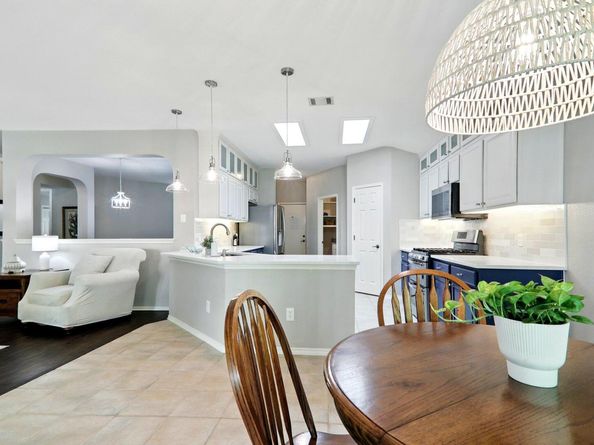 10733 Quarry Oaks TRL, Austin TX 78717