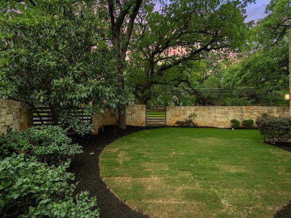3007 Windsor RD B, Austin TX 78703