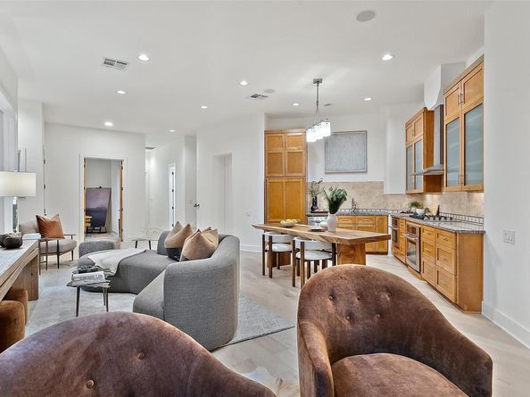 3007 Windsor RD B, Austin TX 78703