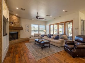 14 Autumn Oaks DR, The Hills TX 78738