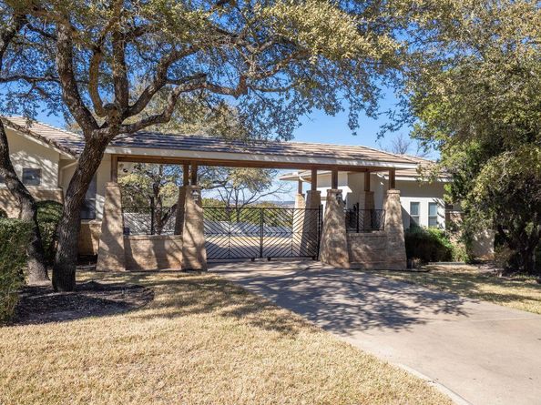 14 Autumn Oaks DR, The Hills TX 78738