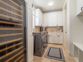 14 Autumn Oaks DR, The Hills TX 78738