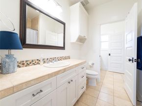 14 Autumn Oaks DR, The Hills TX 78738