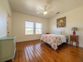 14 Autumn Oaks DR, The Hills TX 78738