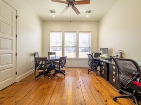 14 Autumn Oaks DR, The Hills TX 78738