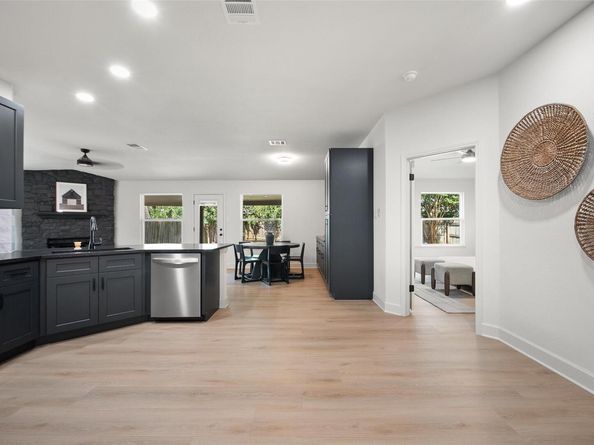 305 Winecup TRL, Cedar Park TX 78613