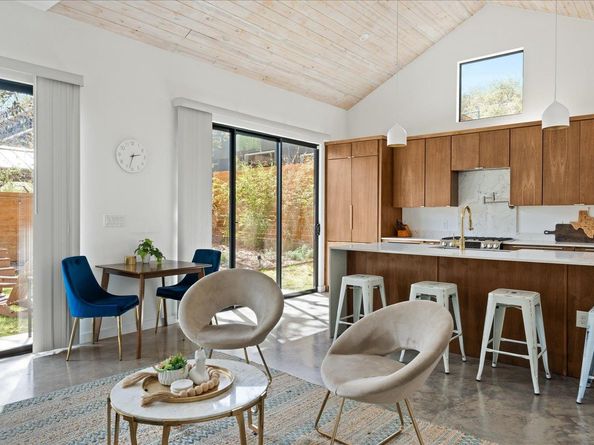 2214 S 3rd ST B, Austin TX 78704