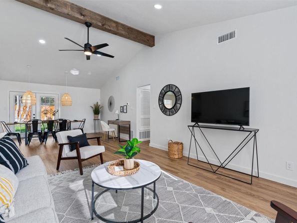 800 Huntingdon PL, Austin TX 78745