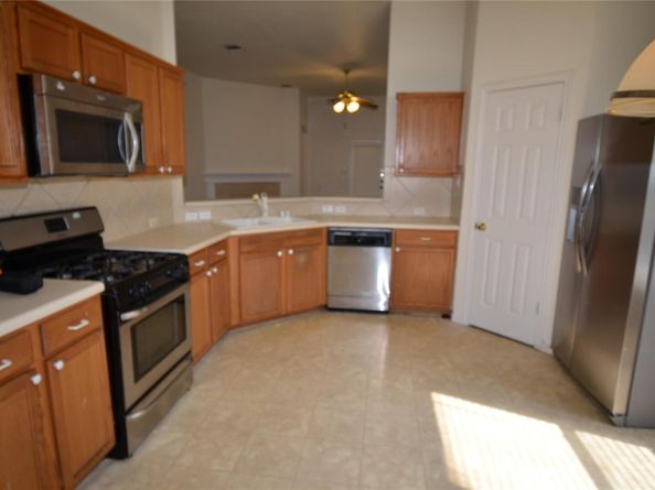 220 N Crossing TRL, Round Rock TX 78665